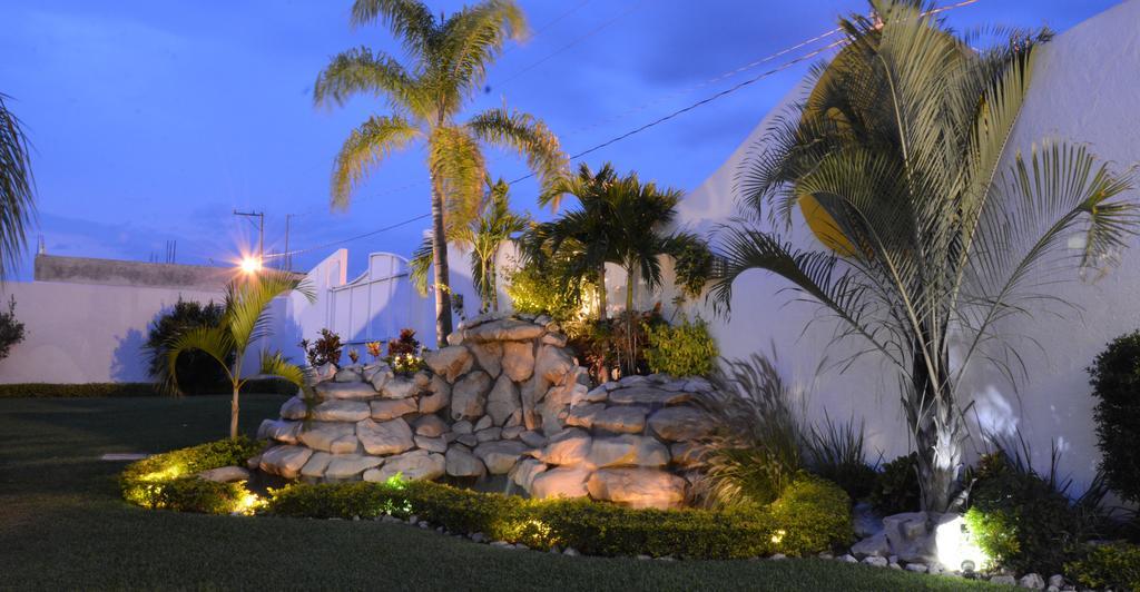 Hotel Magico Inn Cuautla  Экстерьер фото