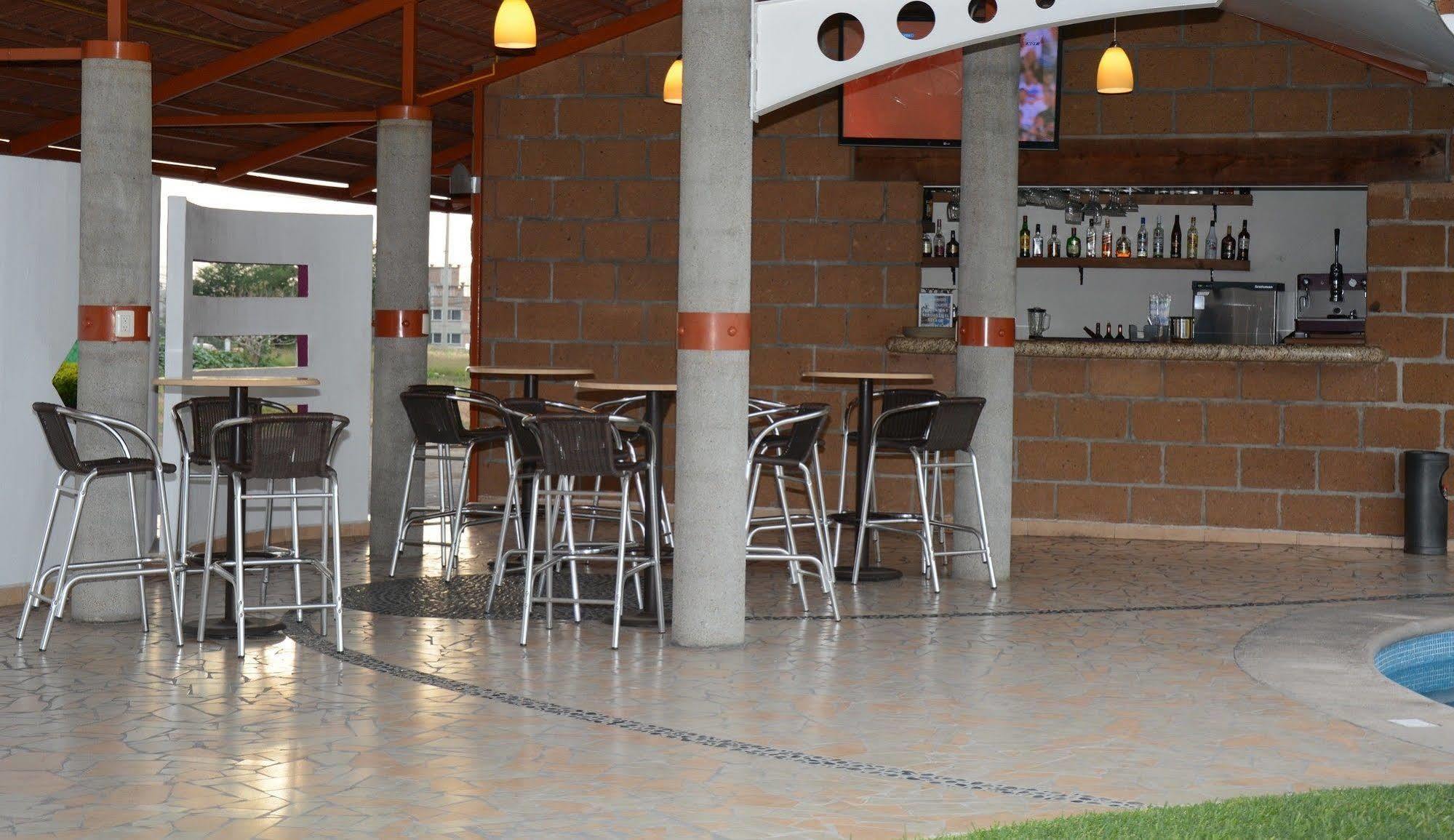 Hotel Magico Inn Cuautla  Экстерьер фото