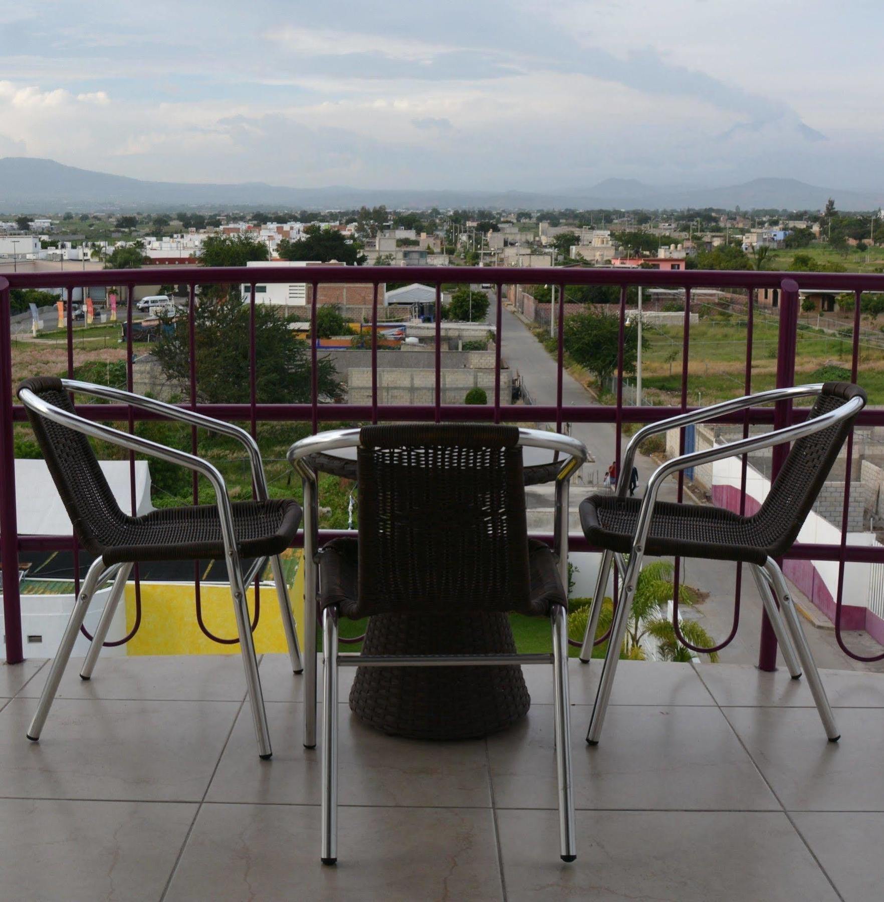 Hotel Magico Inn Cuautla  Экстерьер фото